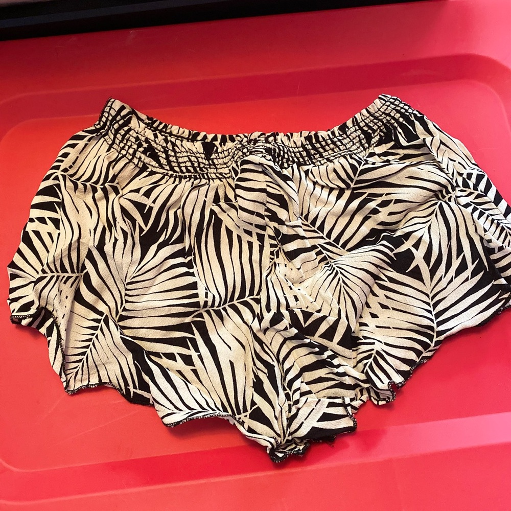 Brandy Melville x John Galt tropical shorts